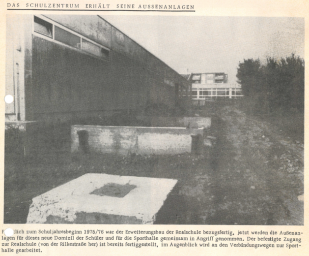 1975 - Realschule erhält Außenanlagen